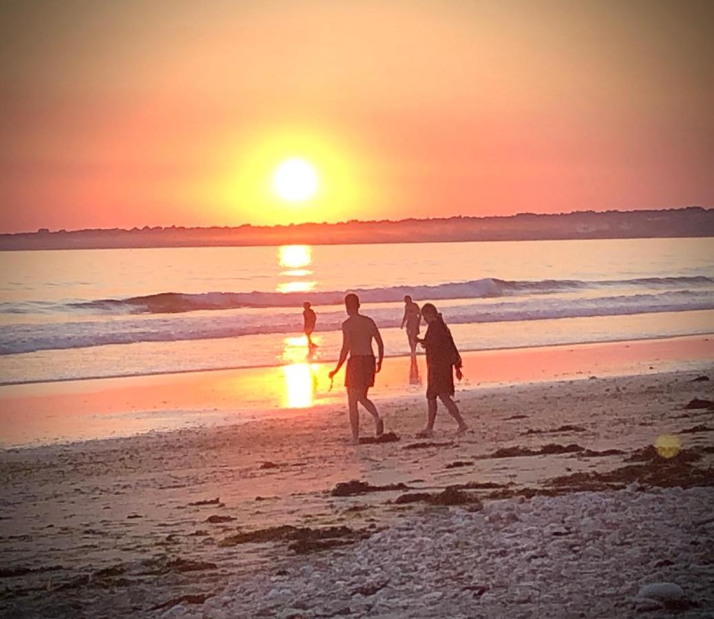 Logis Hotel & Restaurant Les Mouettes - Larmor Plage, Proche De Lorient المظهر الخارجي الصورة